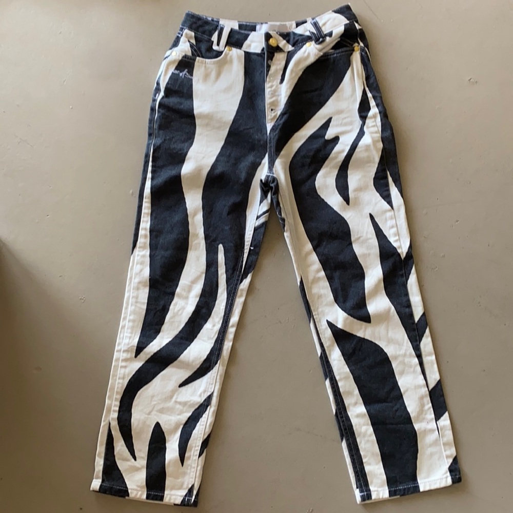 House of Sunny high waisted cropped zebra jeans size 4